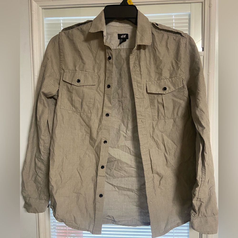 H&M Men’s button down shirt
